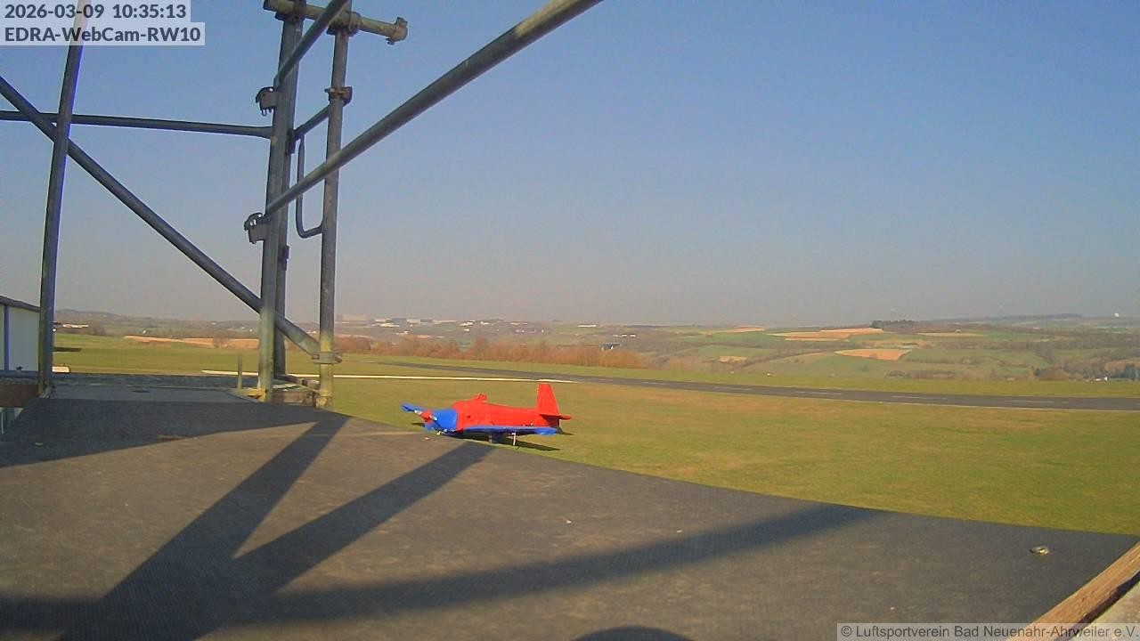 Archiv Foto Webcam Bad Neuenahr-Ahrweiler: Blick auf die Piste 10 des Luftsportverein