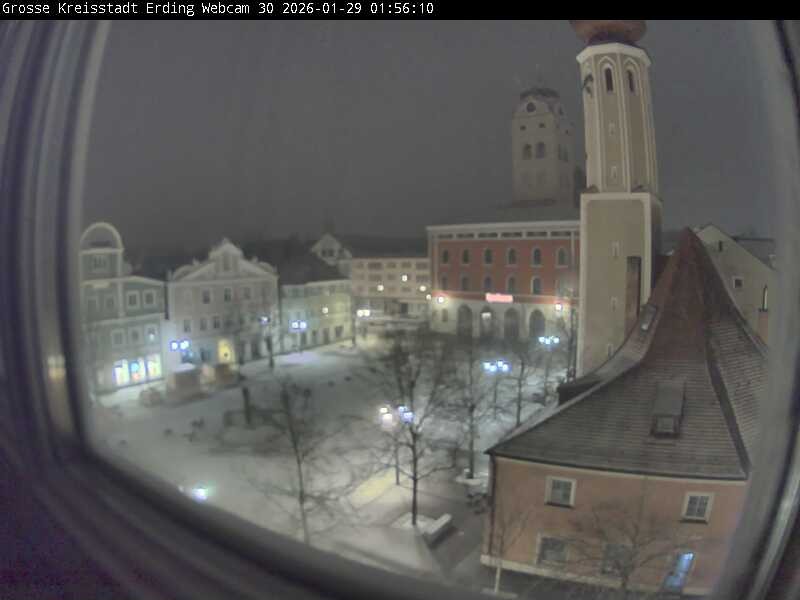 Archiv Foto Webcam Erding: Schrannenplatz und Kirche