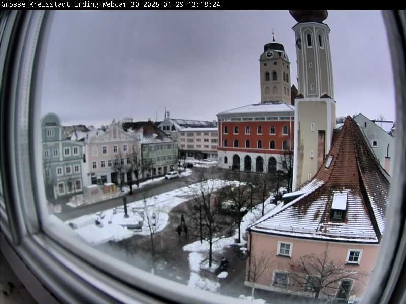 Archiv Foto Webcam Erding: Schrannenplatz und Kirche