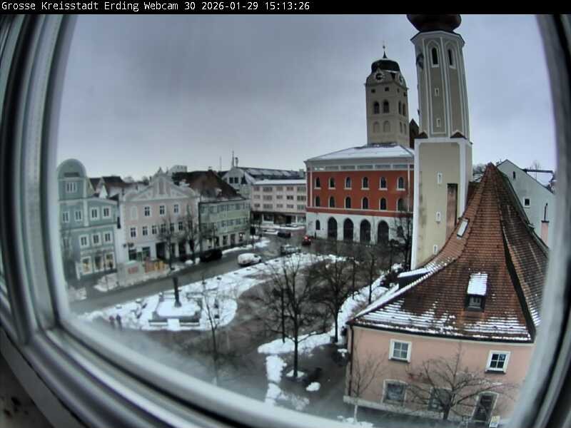 Archiv Foto Webcam Erding: Schrannenplatz und Kirche