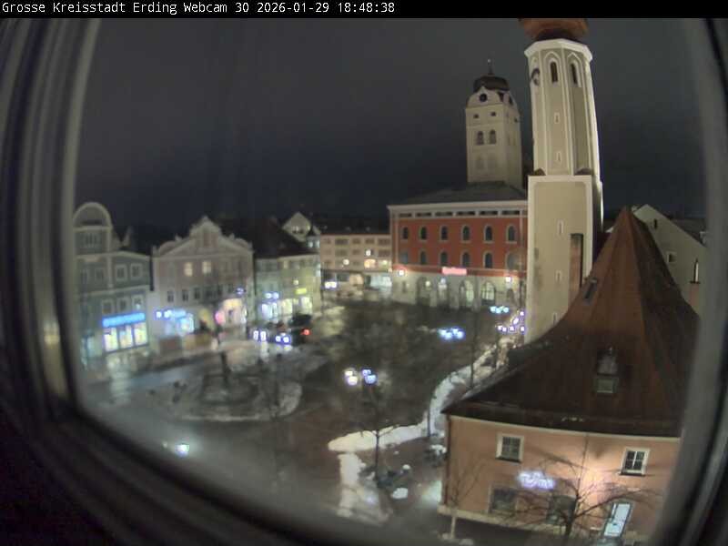 Archiv Foto Webcam Erding: Schrannenplatz und Kirche