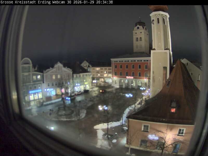 Archiv Foto Webcam Erding: Schrannenplatz und Kirche