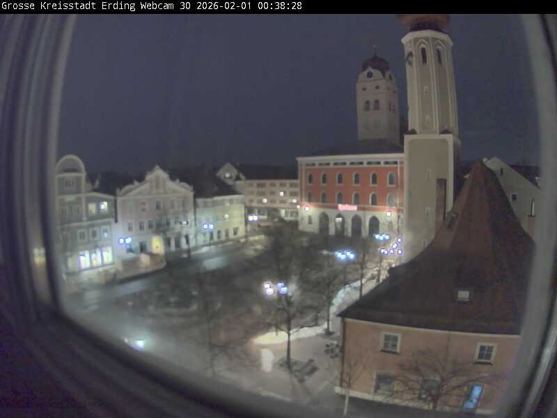 Archiv Foto Webcam Erding: Schrannenplatz und Kirche