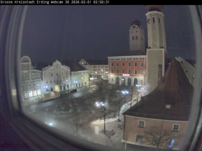 Archiv Foto Webcam Erding: Schrannenplatz und Kirche