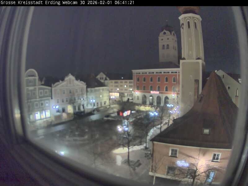 Archiv Foto Webcam Erding: Schrannenplatz und Kirche