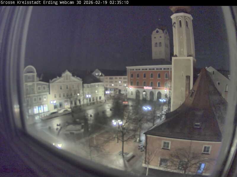 Archiv Foto Webcam Erding: Schrannenplatz und Kirche