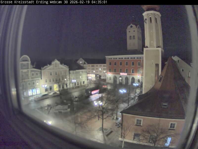 Archiv Foto Webcam Erding: Schrannenplatz und Kirche