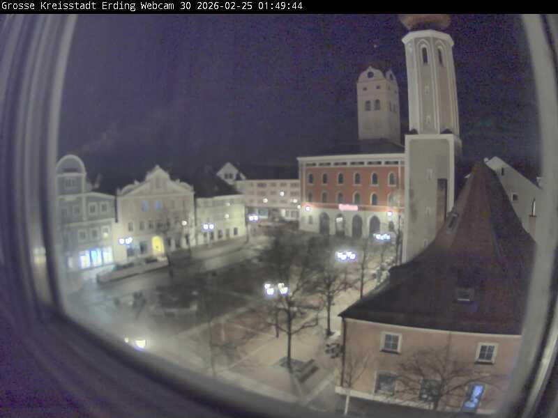 Archiv Foto Webcam Erding: Schrannenplatz und Kirche