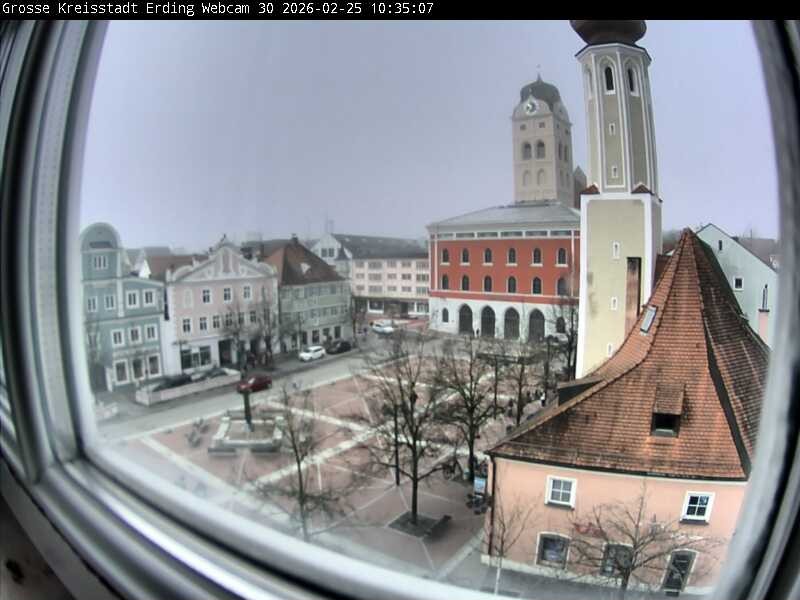 Archiv Foto Webcam Erding: Schrannenplatz und Kirche