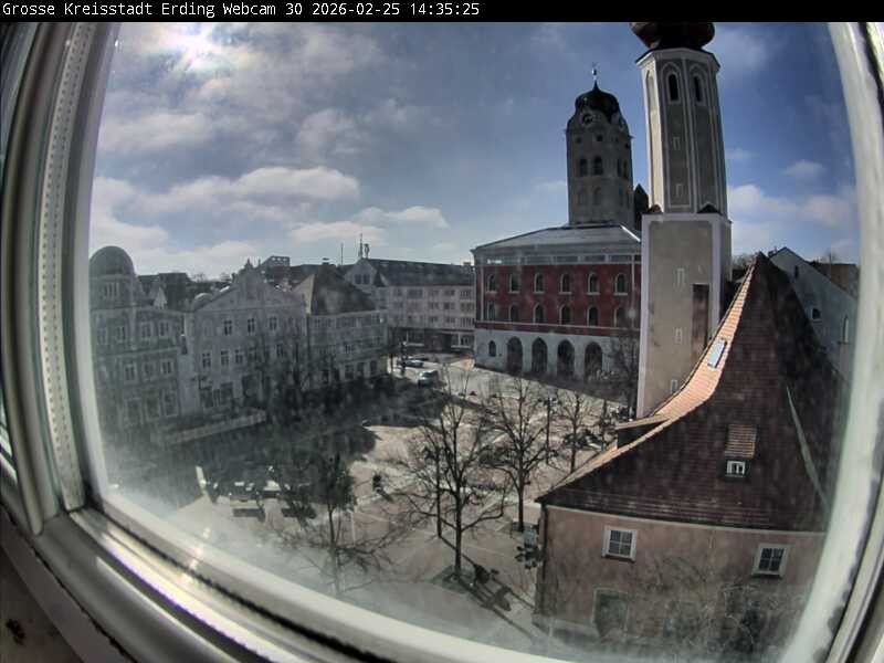 Archiv Foto Webcam Erding: Schrannenplatz und Kirche