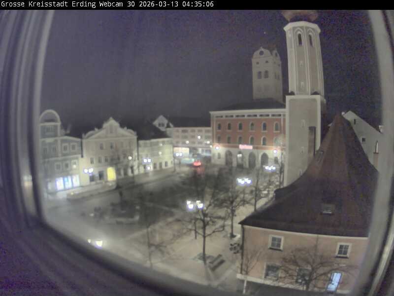 Archiv Foto Webcam Erding: Schrannenplatz und Kirche