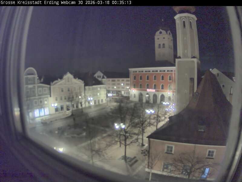 Archiv Foto Webcam Erding: Schrannenplatz und Kirche