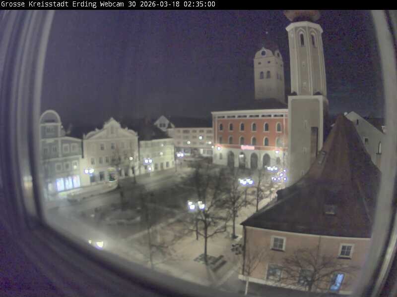 Archiv Foto Webcam Erding: Schrannenplatz und Kirche