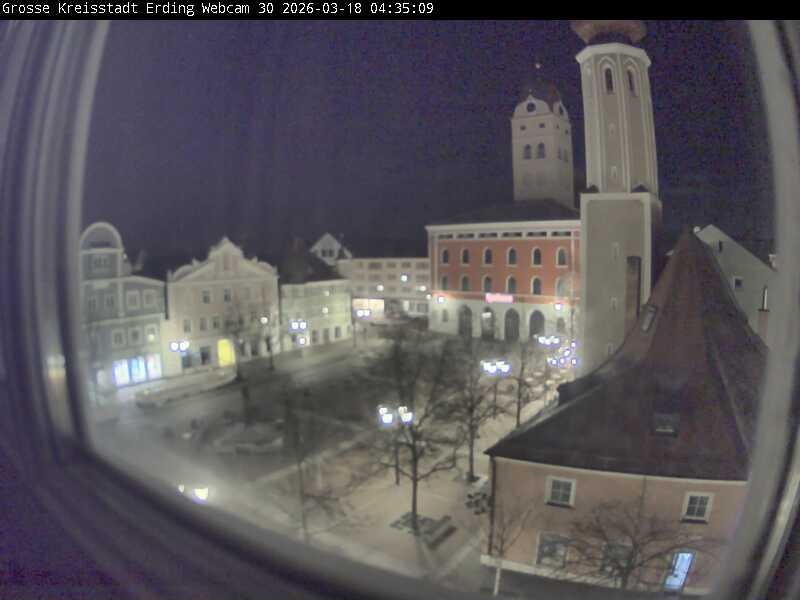 Archiv Foto Webcam Erding: Schrannenplatz und Kirche