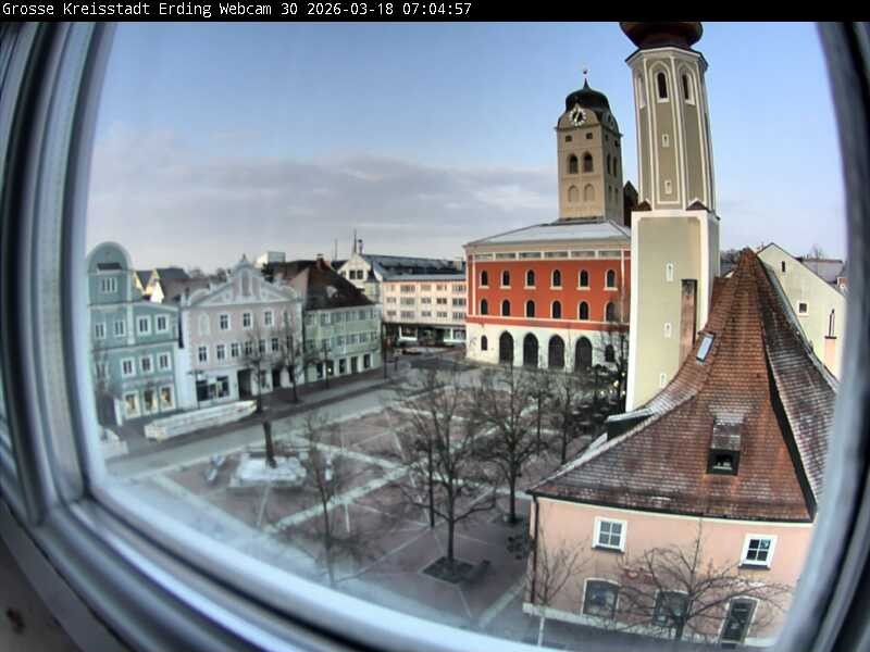 Archiv Foto Webcam Erding: Schrannenplatz und Kirche