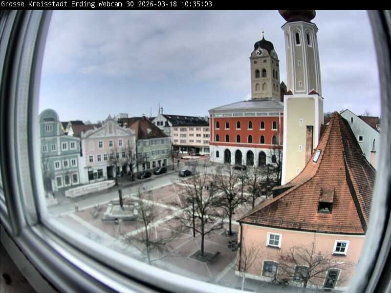 Archiv Foto Webcam Erding: Schrannenplatz und Kirche