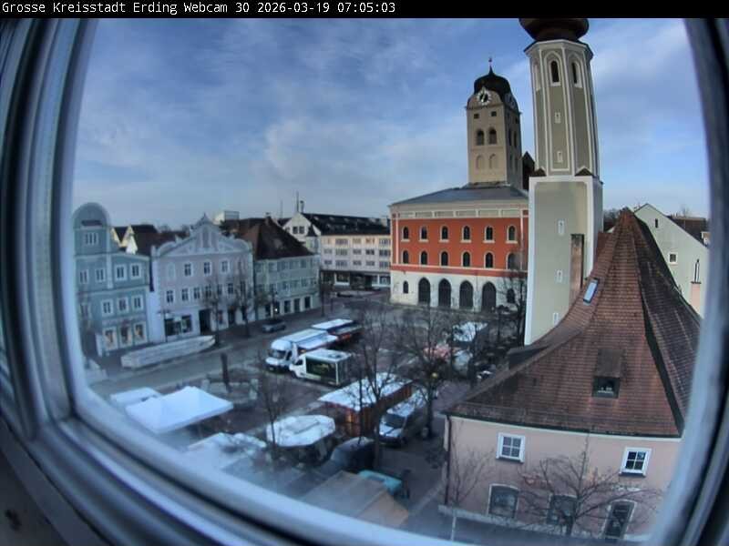 Archiv Foto Webcam Erding: Schrannenplatz und Kirche