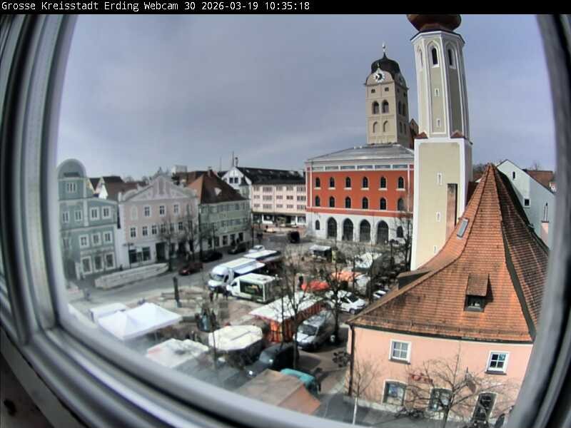 Archiv Foto Webcam Erding: Schrannenplatz und Kirche