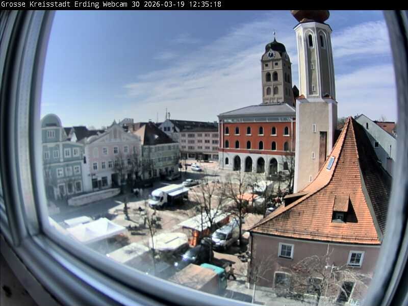 Archiv Foto Webcam Erding: Schrannenplatz und Kirche