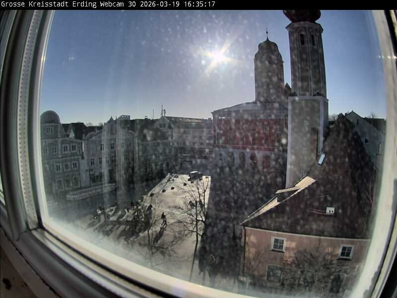 Archiv Foto Webcam Erding: Schrannenplatz und Kirche