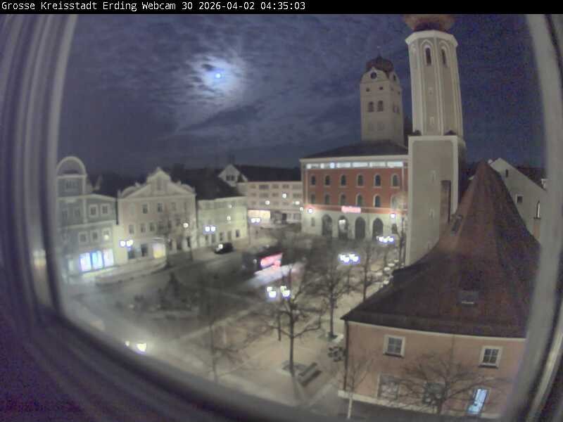Archiv Foto Webcam Erding: Schrannenplatz und Kirche