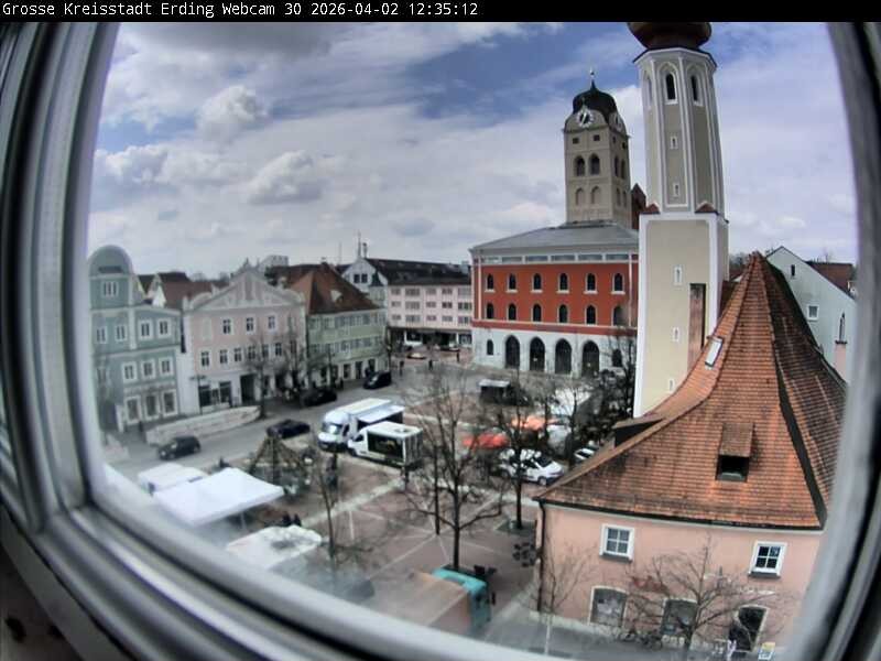 Archiv Foto Webcam Erding: Schrannenplatz und Kirche