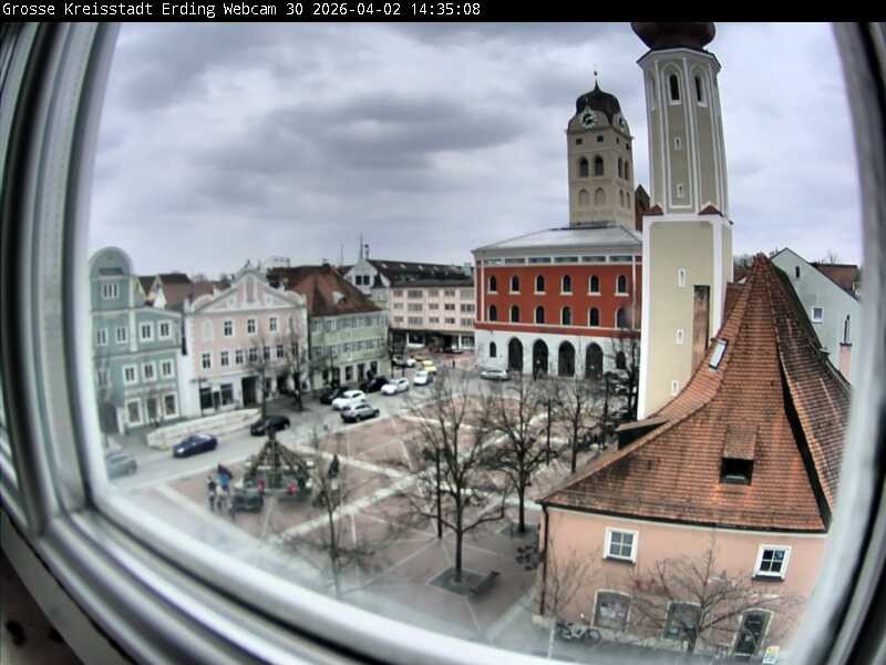 Archiv Foto Webcam Erding: Schrannenplatz und Kirche