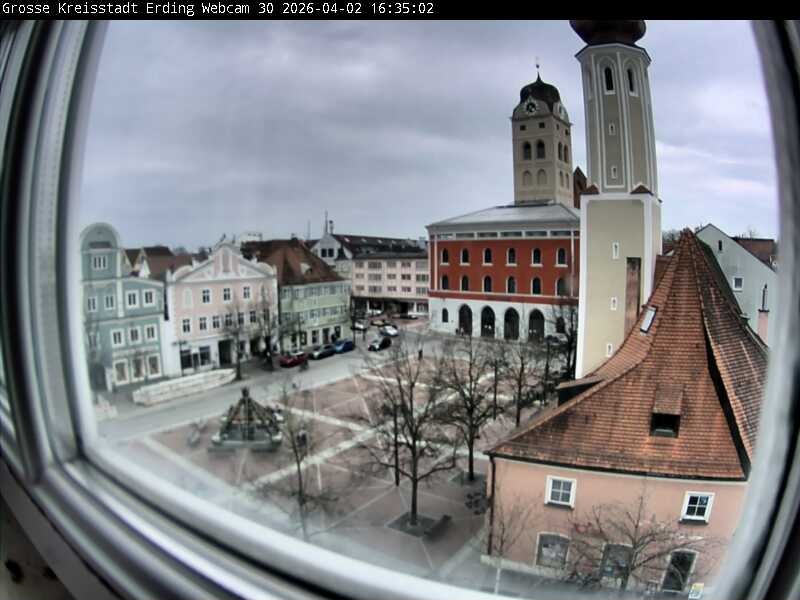 Archiv Foto Webcam Erding: Schrannenplatz und Kirche