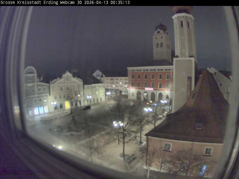 Archiv Foto Webcam Erding: Schrannenplatz und Kirche