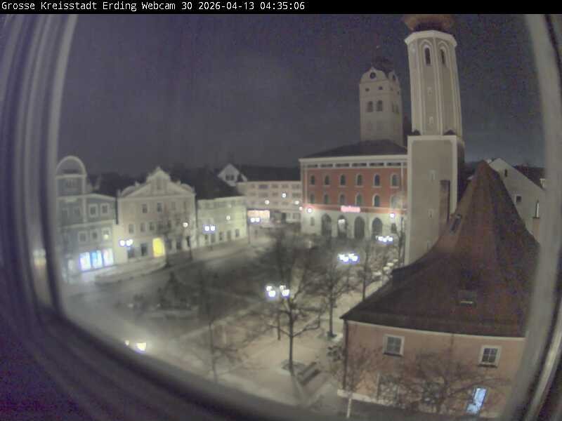 Archiv Foto Webcam Erding: Schrannenplatz und Kirche