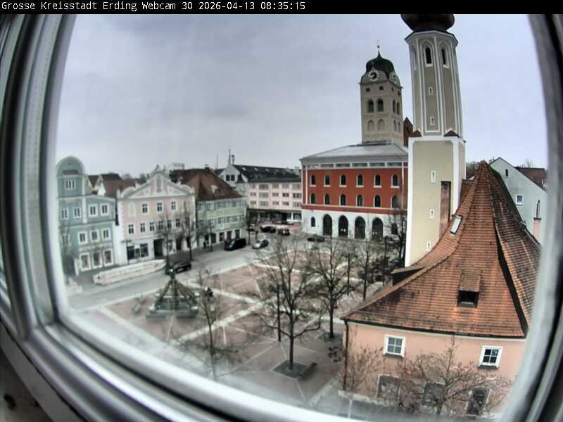 Archiv Foto Webcam Erding: Schrannenplatz und Kirche