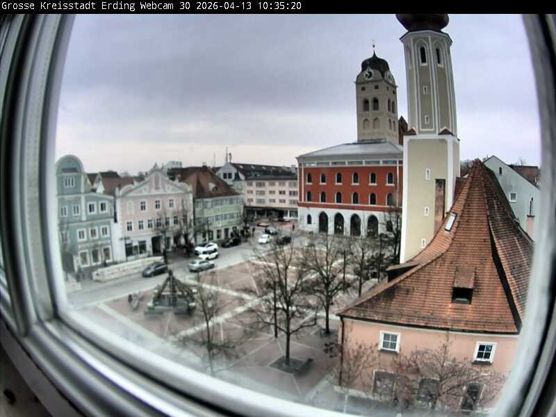 Archiv Foto Webcam Erding: Schrannenplatz und Kirche
