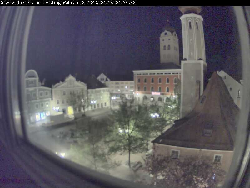 Archiv Foto Webcam Erding: Schrannenplatz und Kirche