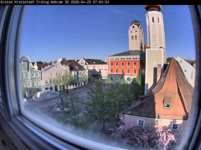 Archiv Foto Webcam Erding: Schrannenplatz und Kirche