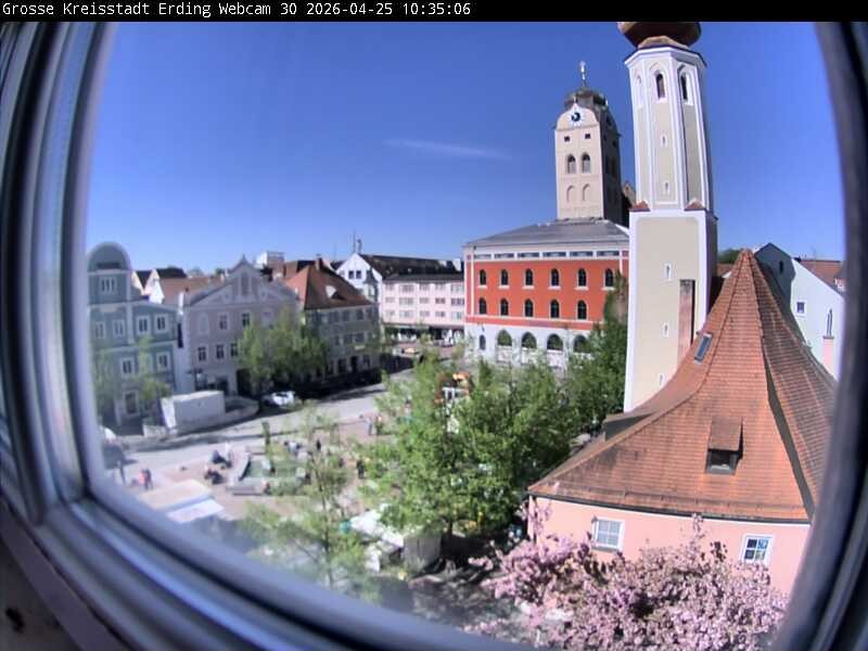 Archiv Foto Webcam Erding: Schrannenplatz und Kirche