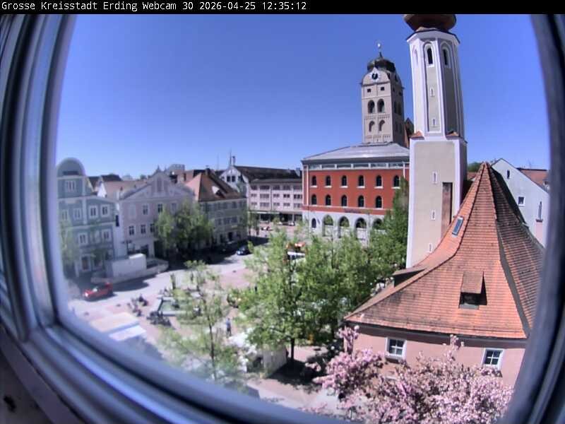 Archiv Foto Webcam Erding: Schrannenplatz und Kirche