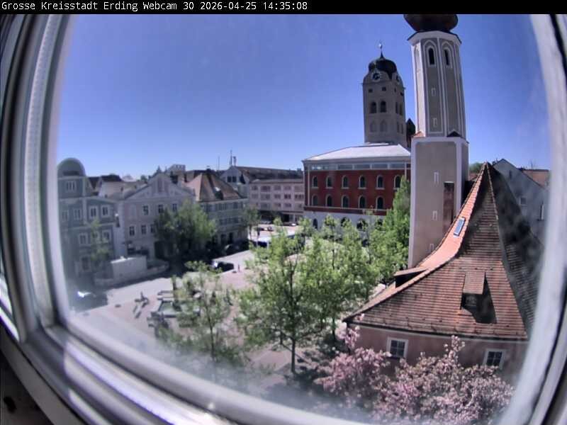 Archiv Foto Webcam Erding: Schrannenplatz und Kirche