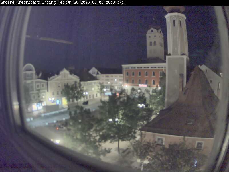 Archiv Foto Webcam Erding: Schrannenplatz und Kirche
