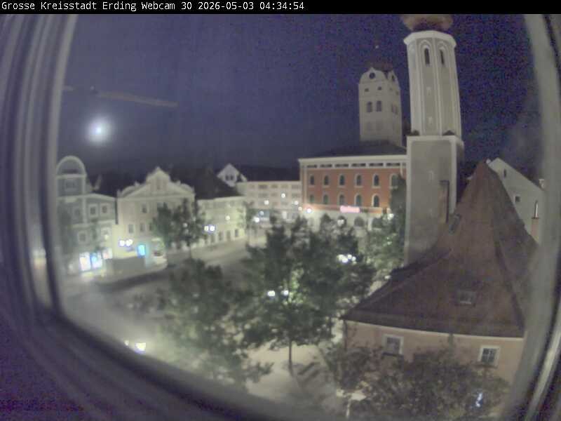 Archiv Foto Webcam Erding: Schrannenplatz und Kirche