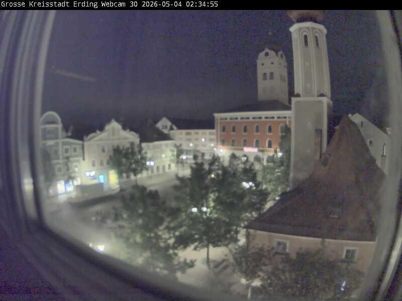 Archiv Foto Webcam Erding: Schrannenplatz und Kirche