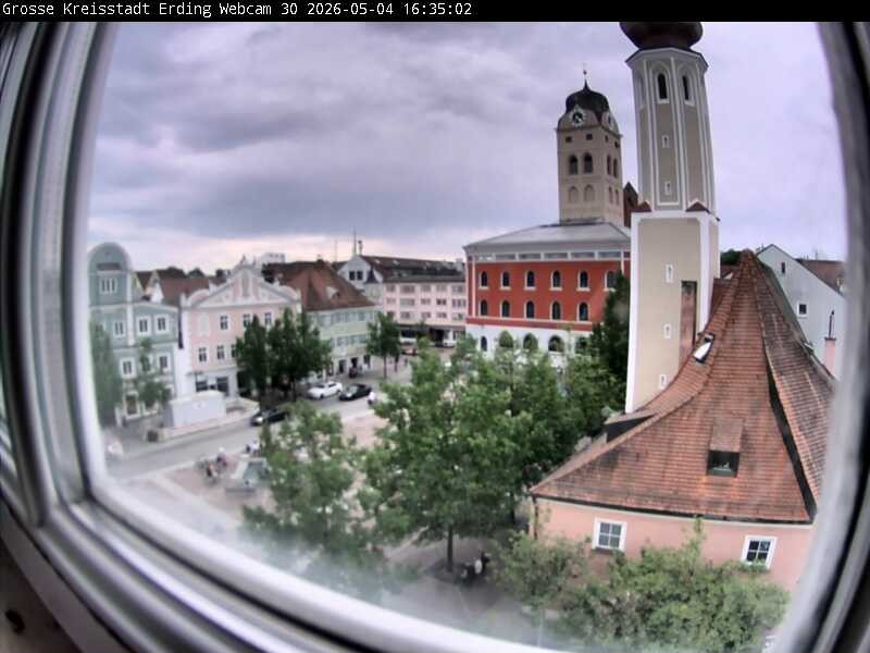 Archiv Foto Webcam Erding: Schrannenplatz und Kirche