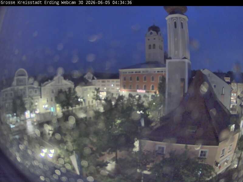 Archiv Foto Webcam Erding: Schrannenplatz und Kirche