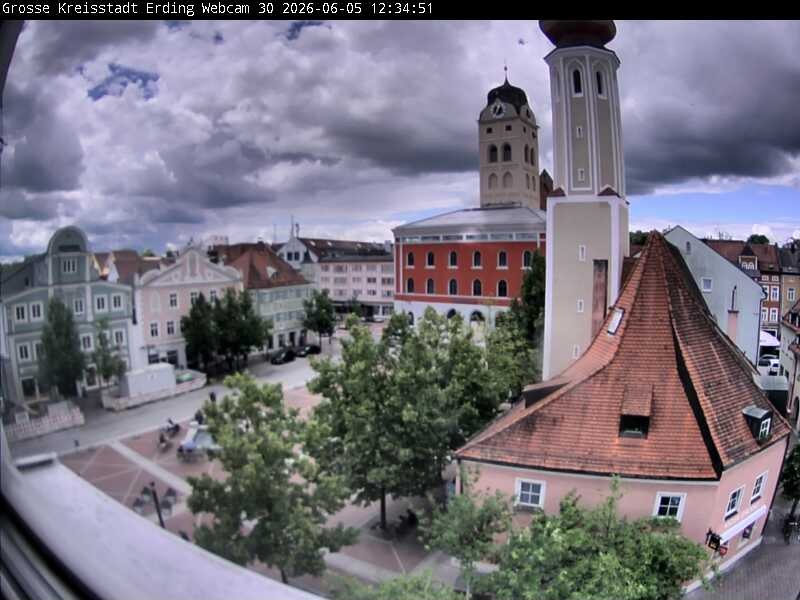 Archiv Foto Webcam Erding: Schrannenplatz und Kirche