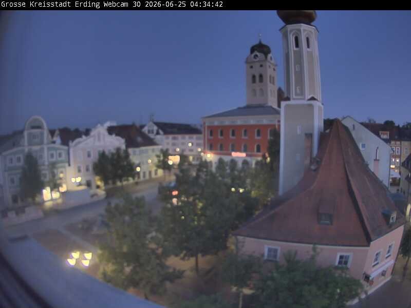 Archiv Foto Webcam Erding: Schrannenplatz und Kirche