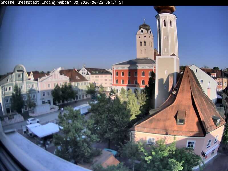 Archiv Foto Webcam Erding: Schrannenplatz und Kirche