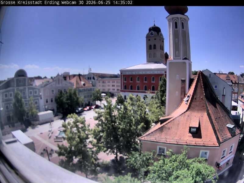 Archiv Foto Webcam Erding: Schrannenplatz und Kirche