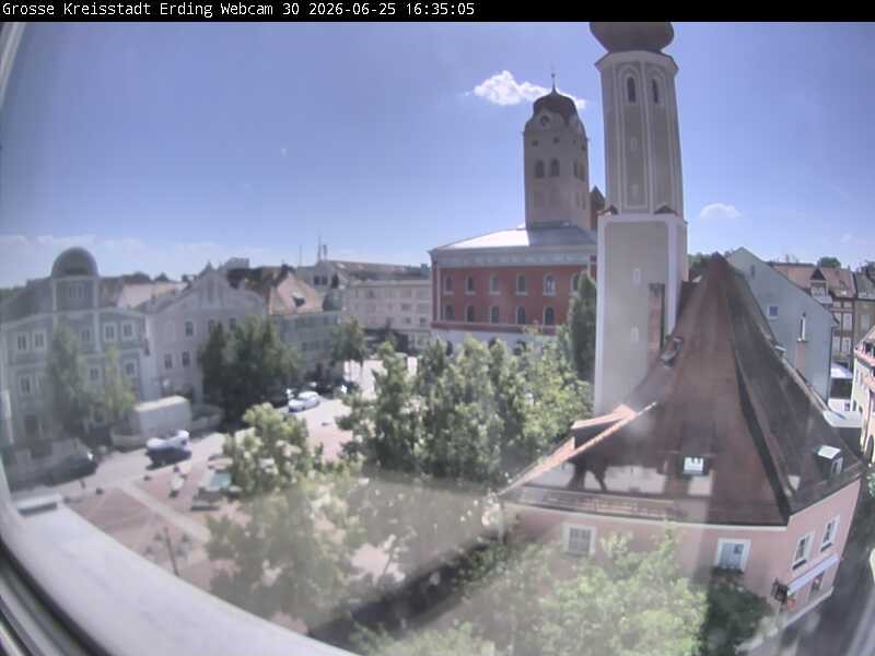 Archiv Foto Webcam Erding: Schrannenplatz und Kirche