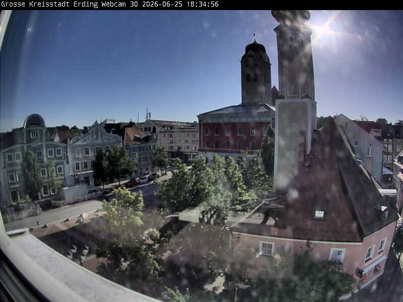 Archiv Foto Webcam Erding: Schrannenplatz und Kirche