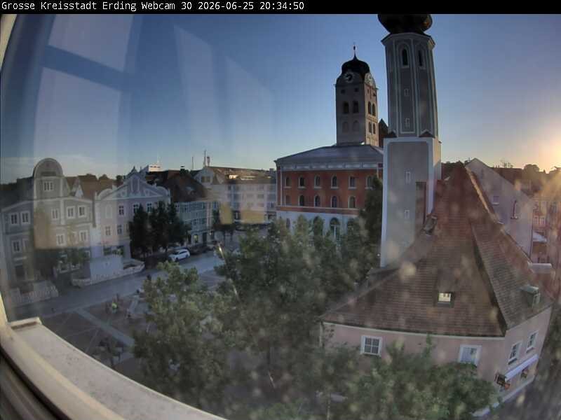 Archiv Foto Webcam Erding: Schrannenplatz und Kirche