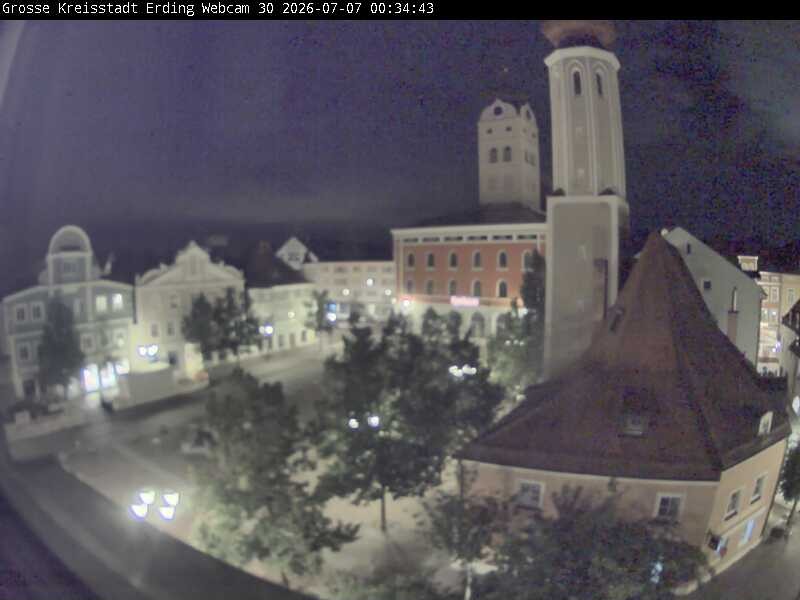 Archiv Foto Webcam Erding: Schrannenplatz und Kirche